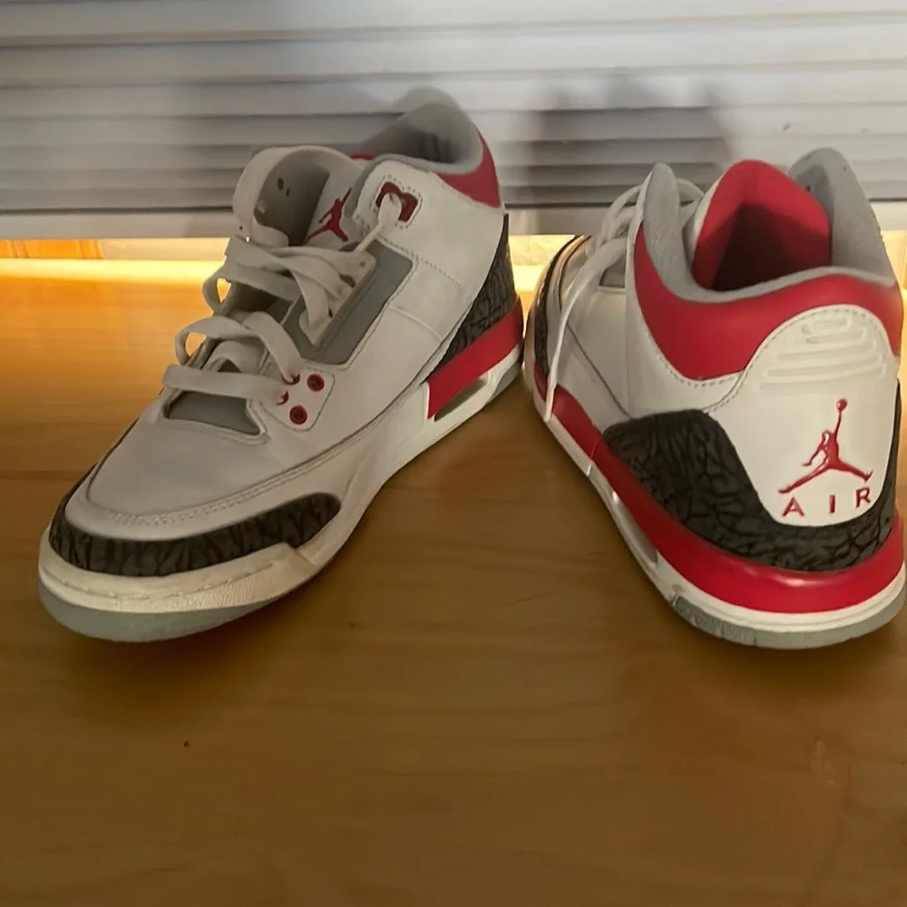 Jordan, retro 3 fire red made in Indonesia. Size 6 - Picture 1 of 4